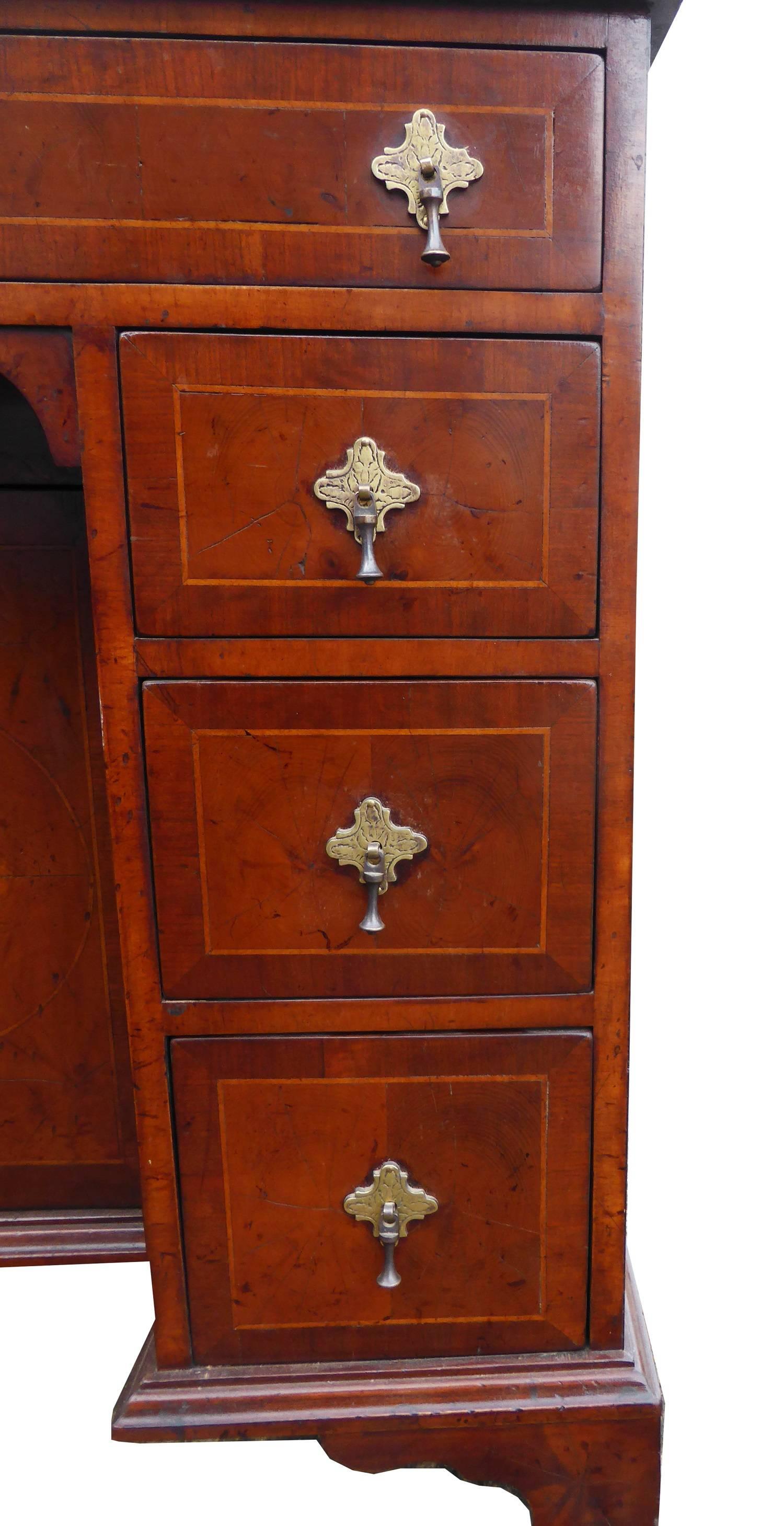 20th Century Queen Anne Style Keehole Desk For Sale