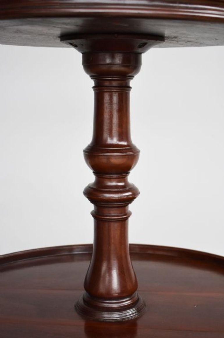 George III Mahogany Dumbwaiter In Good Condition For Sale In Chelmsford, Essex