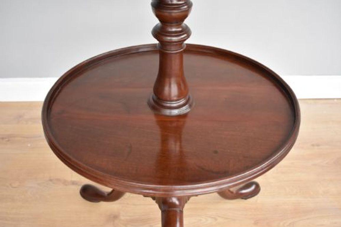 18th Century and Earlier George III Mahogany Dumbwaiter For Sale