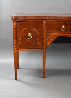 Antikes Sideboard mit Intarsien in Serpentinenform
