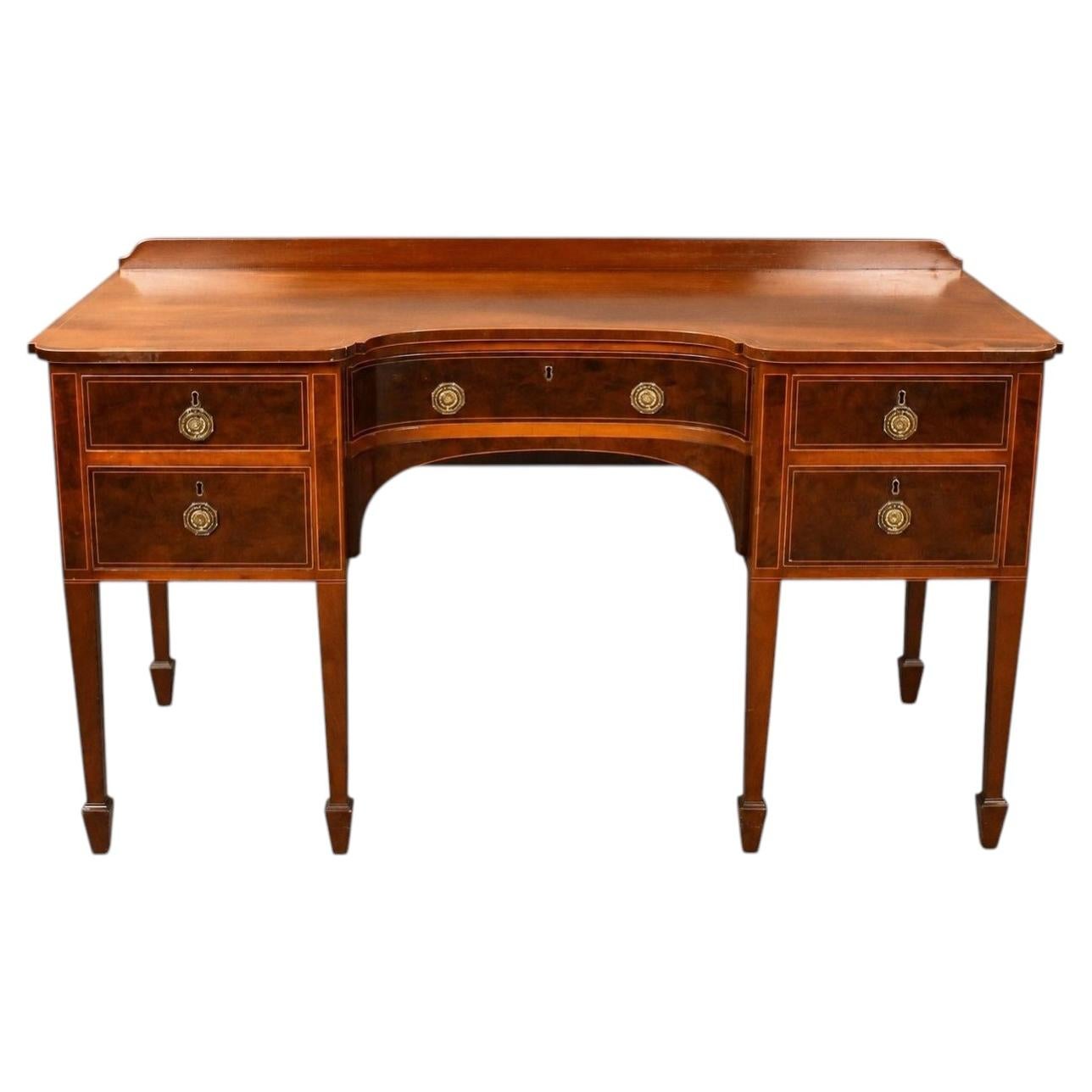 Buffet de style George III en acajou marqueté