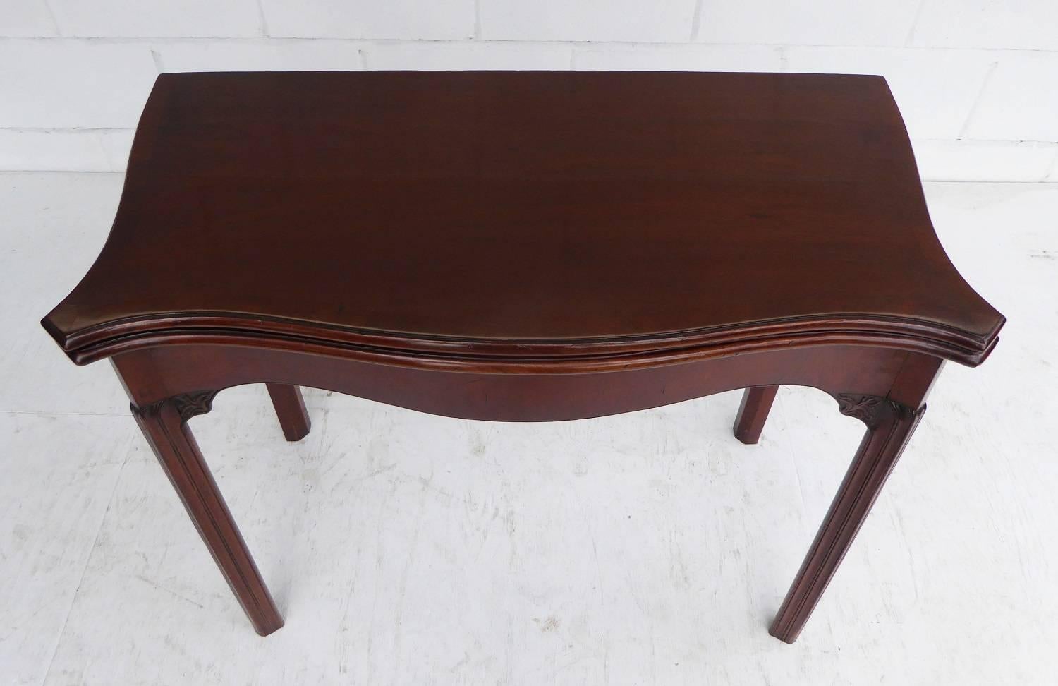 George III 18th Century Mahogany Serpentine Card Table For Sale