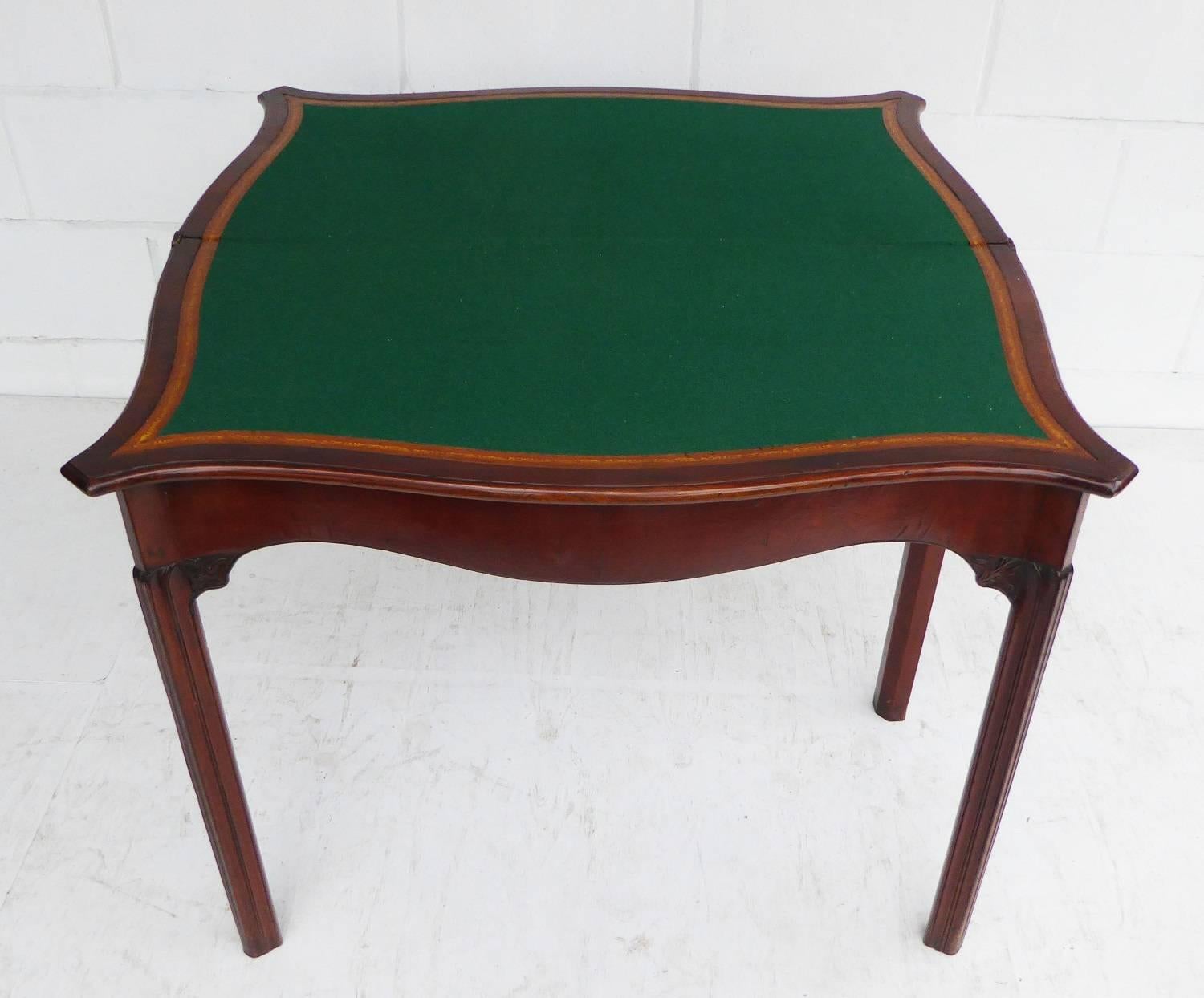 English 18th Century Mahogany Serpentine Card Table For Sale