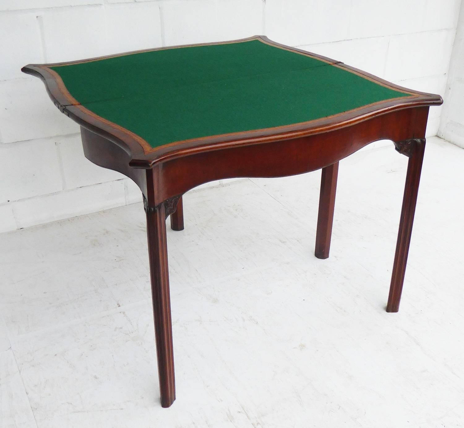 18th Century Mahogany Serpentine Card Table In Good Condition For Sale In Chelmsford, Essex