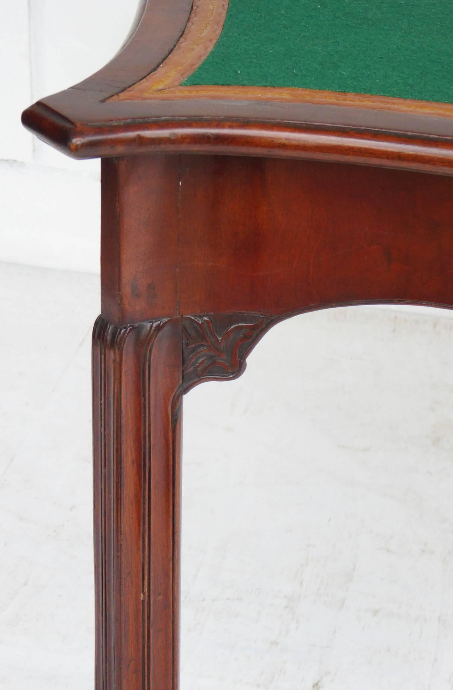 18th Century Mahogany Serpentine Card Table For Sale 2