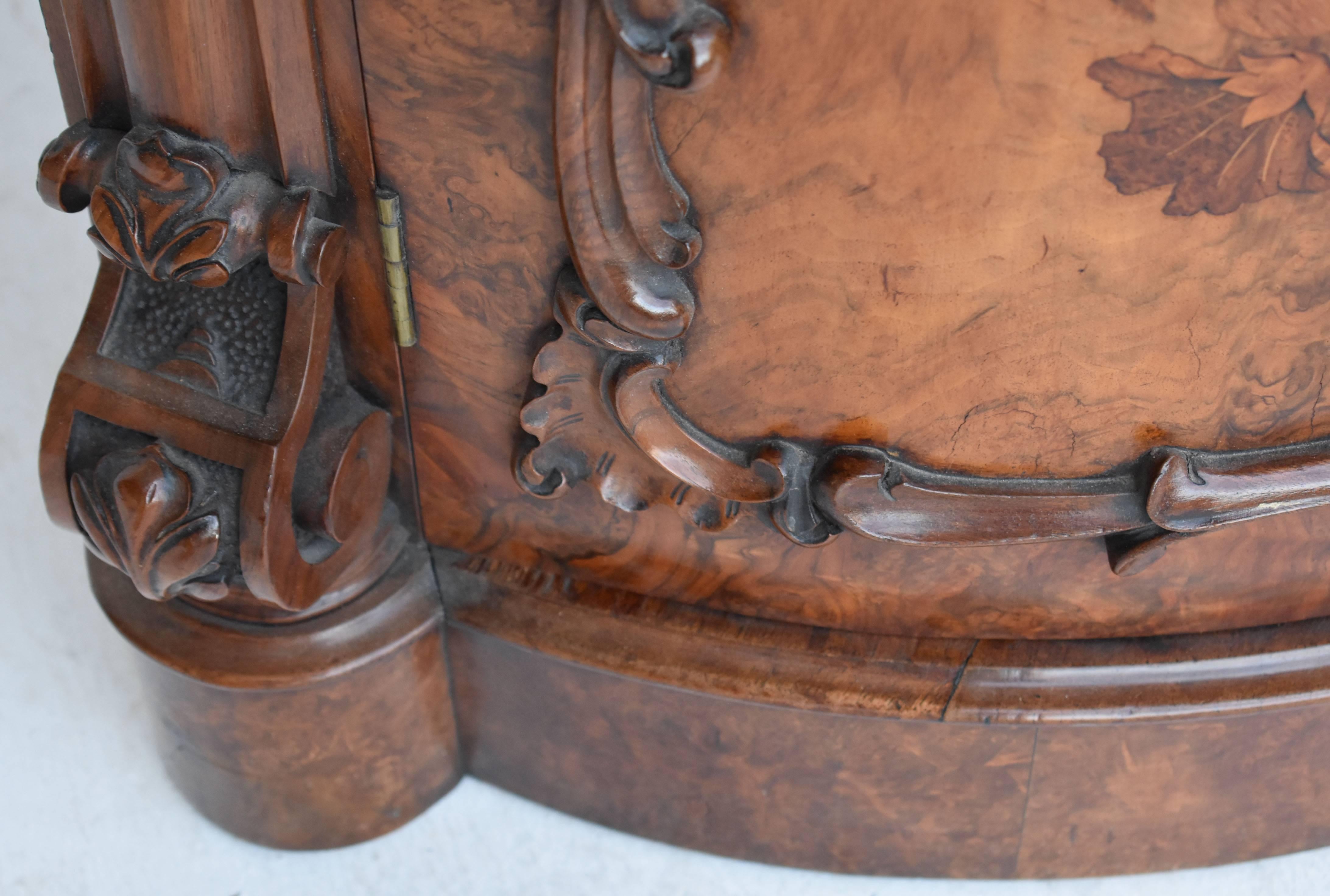 19th Century Victorian Pair of Burr Walnut and Marquetry Corner Cabinets 4
