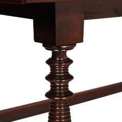 17th Century important Renaissance Italian Table in solid oak wood