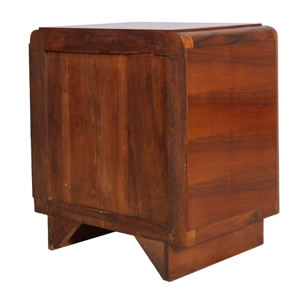 1930s Italian Art Deco Walnut and Walnut Applied Bedside Nightstand Cabinet In Good Condition In Vigonza, Padua