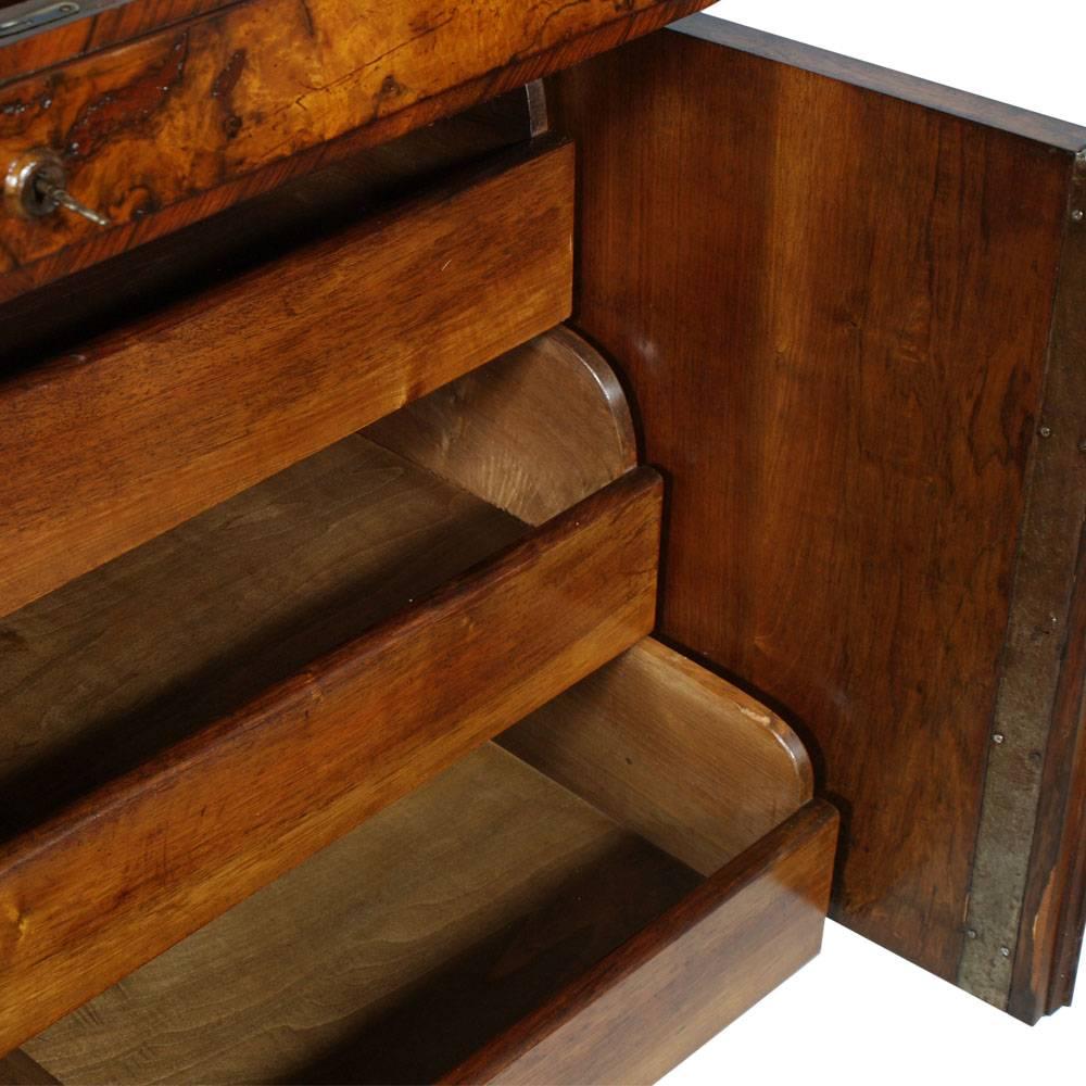 Cassettiera del XIX secolo, commode con specchio, marmo di Carrara, radica di noce In condizioni buone in vendita a Vigonza, Padua