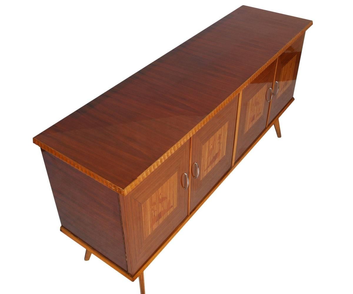 Mid-Century Modern Melchiorre Bega style buffet sideboard credenza with beechwood structure, veneer rosewood and inlaid maple.
In perfect condition.

Measure in cm: H 85 x W 170 x D 46.