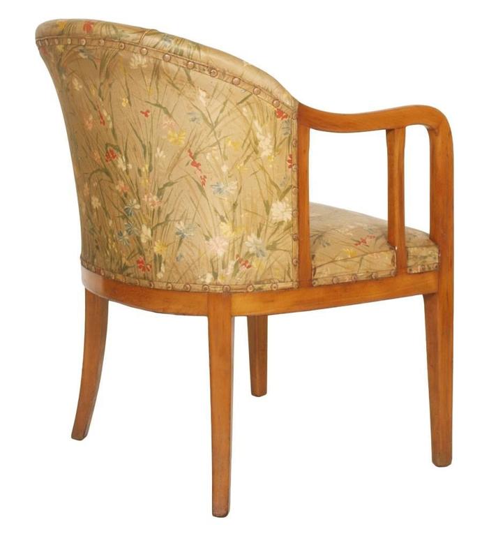 Early 20th century Art Deco blond walnut chair armchair Jules Leleu manner, Mid-Century Modern. Original Vintage waxed fabric in very good condition

Designer and ensemblier, Jules Leleu was one of the key authors of the Art Deco movement. While he