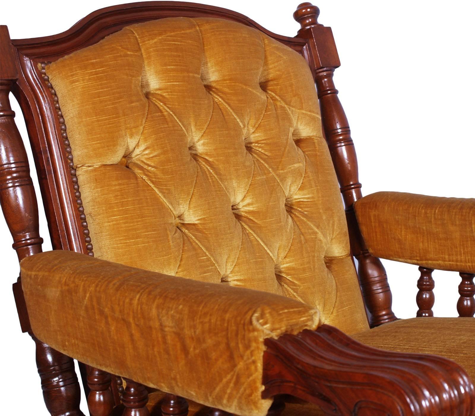 Italian Early 20th Century Armchairs in Walnut with original Yellow Velvet upholstery For Sale