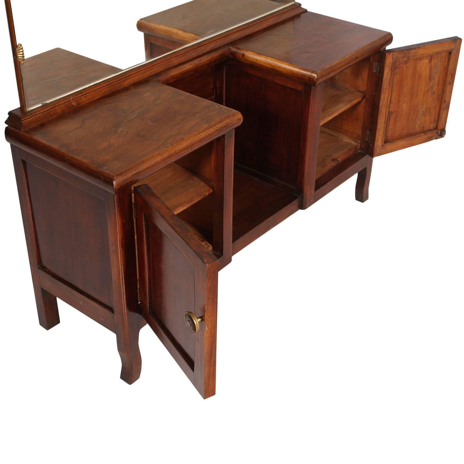 1930s Art Deco entry cabinet console table with mirror in walnut.

Measures cm: H 130, W 110, D 34.