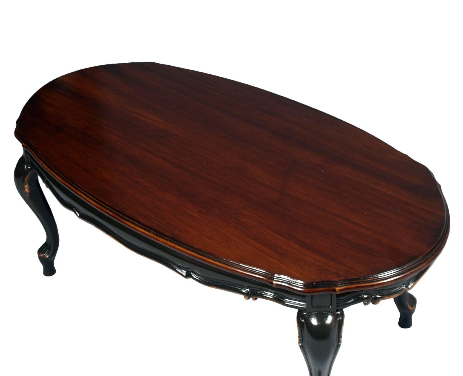 Late 19th century Venetian Baroque coffee or centre table carved walnut ebonized.
Restored and polished to shellac

Measures cm: H 45 x W 117 x D 60.