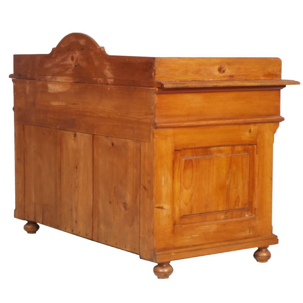 Late 19th century Tyrolean Credenza Sideboard Vanity , Solid Larch, wax polished In Good Condition For Sale In Vigonza, Padua