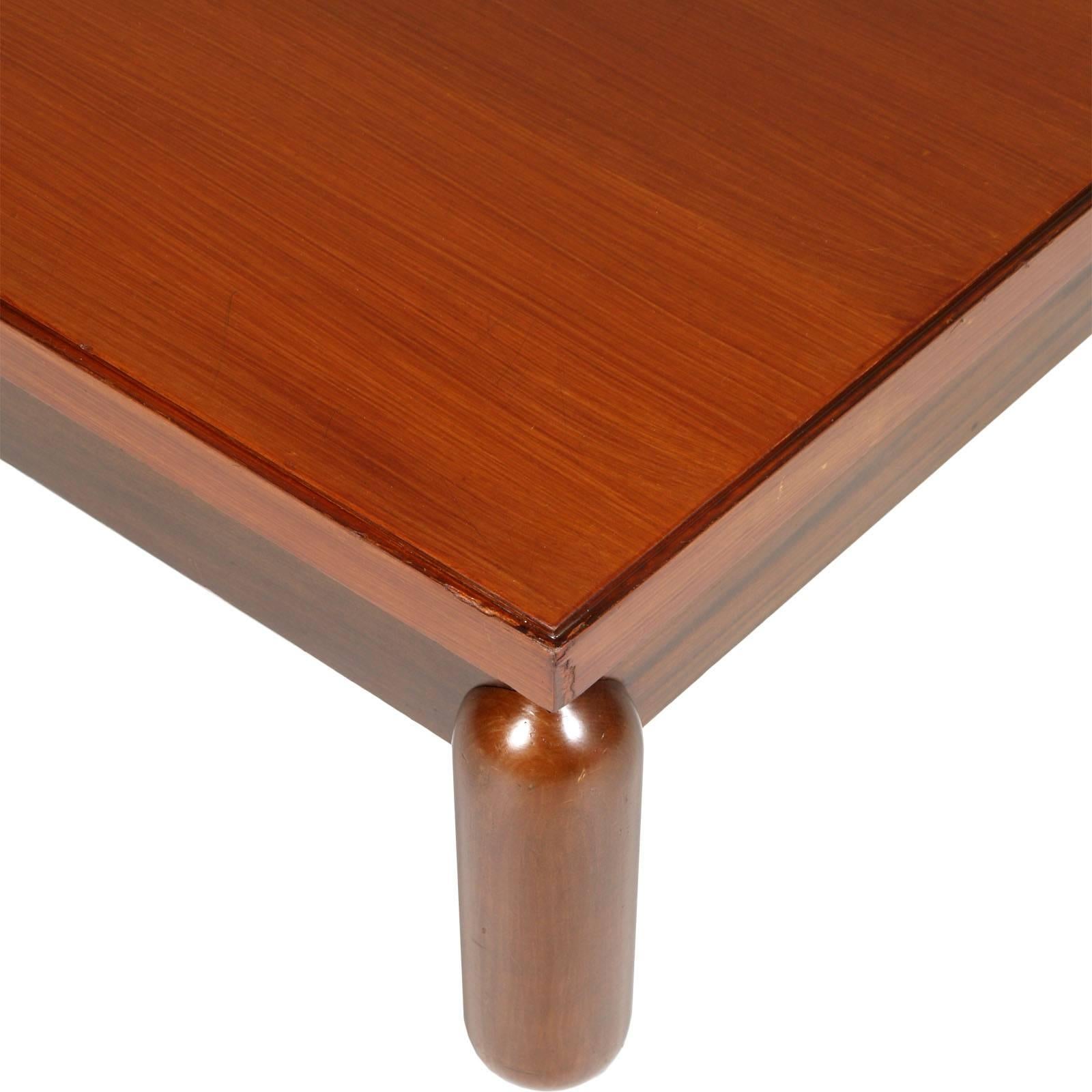 Italian Mid-Century Modern Coffee Centre Table in Afra & Tobia Scarpa Style, 1970s For Sale