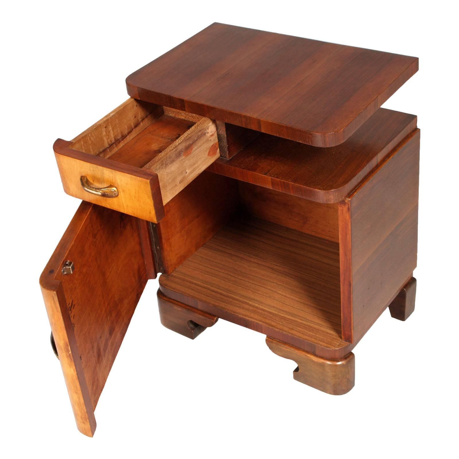 Wax polished 1920s nice bicolor bedside table Art Deco in burl elm and rosewood by Gaetano Borsani 

Measures cm: H 66, W 53, D 38 (shelf height 10cm).