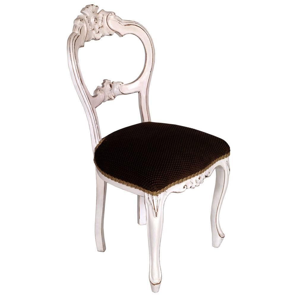 19. Jahrhundert Set Barock ausziehbarer runder Tisch & Stühle in Nussbaum weiß lackiert (Lackiert) im Angebot