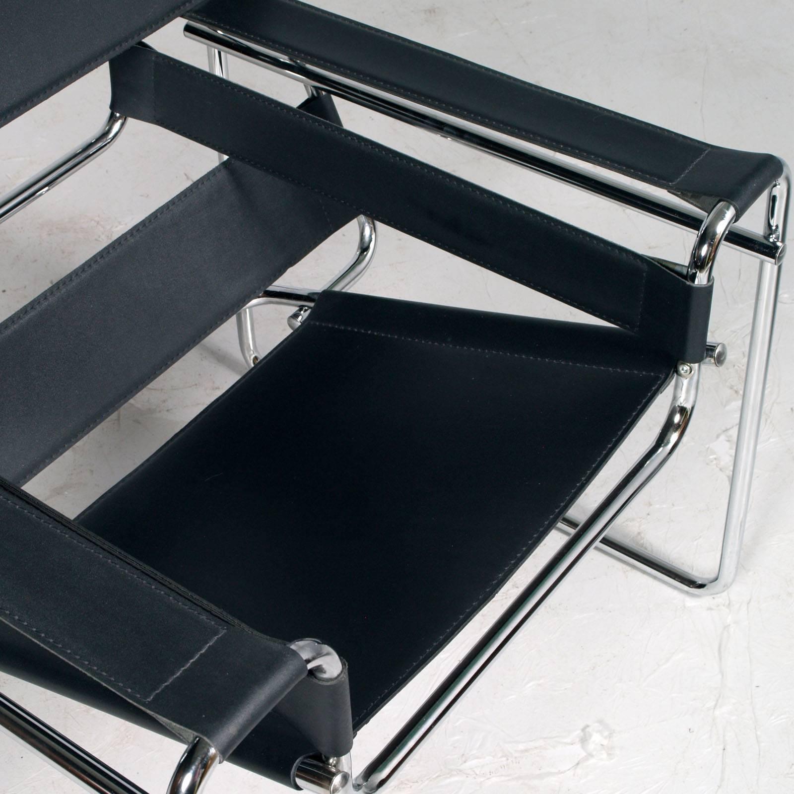 Mid-Century Modern 1970s Original Gavina Wassily Chair by Marcel Breuer in Black Leather