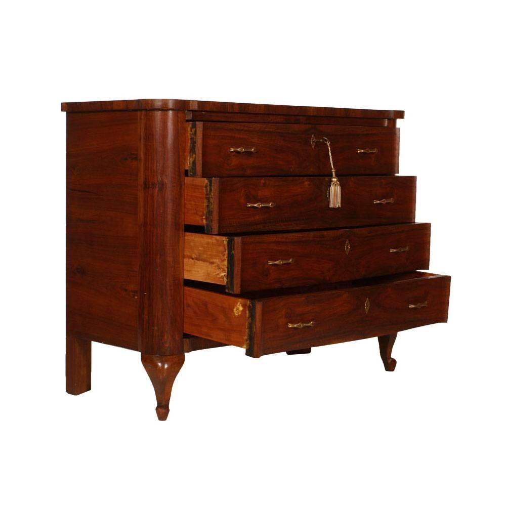 Kommoden und Nachttische im Art déco-Stil aus Nussbaum und Wurzelholz, Gaetano Borsani-Stil (Italienisch) im Angebot