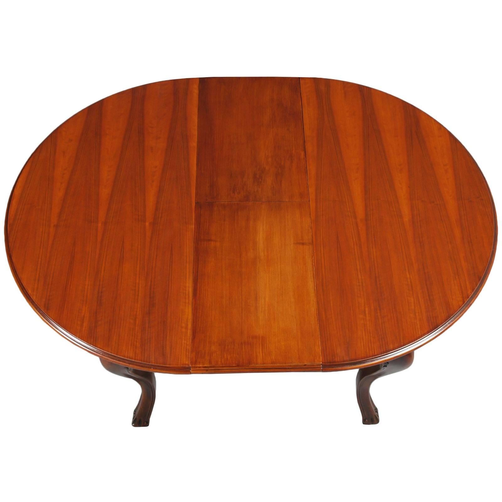 Italian Revival Baroque Extendable Round Table with Four Chairs in Solid Carved Walnut