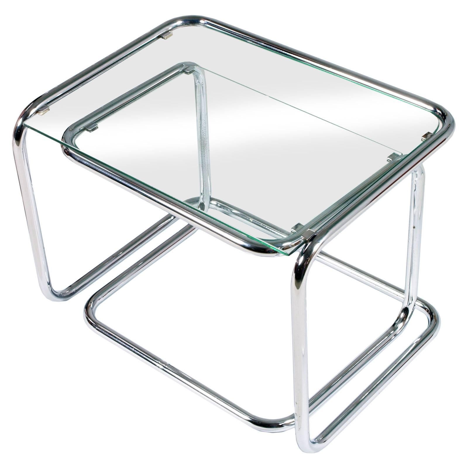 Minimalist 1960s, Mid-Century Modern Crystal and Chrome Nesting Tables Milo Baughman Style For Sale
