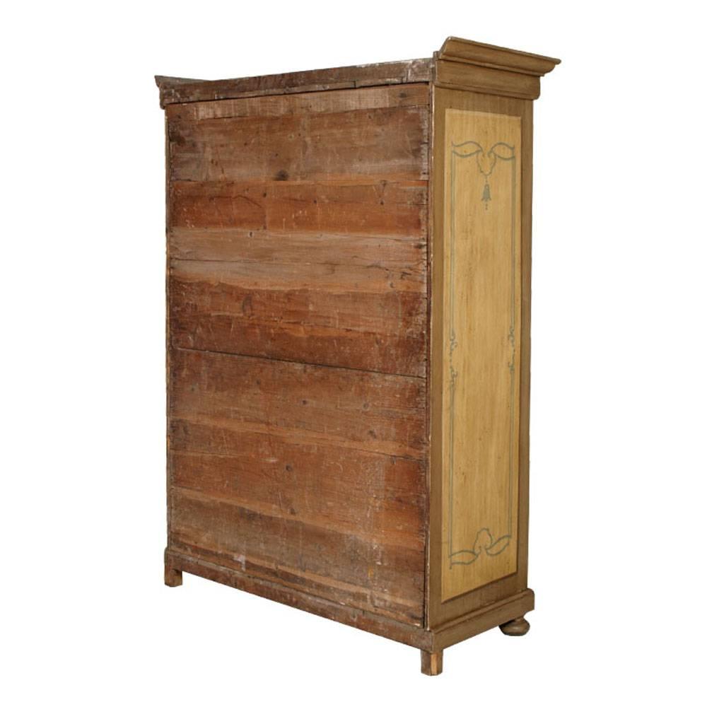 Baroque 18th C. Venetian rustic Wardrobe with decorations and original exterior lacquer