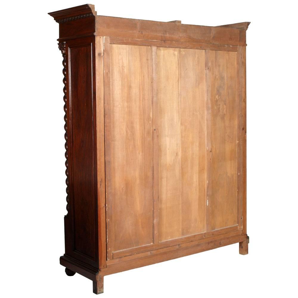 Italian 1890s Tuscany Renaissance Cupboard Wardrobe in Carved Walnut by Dini e Puccini For Sale