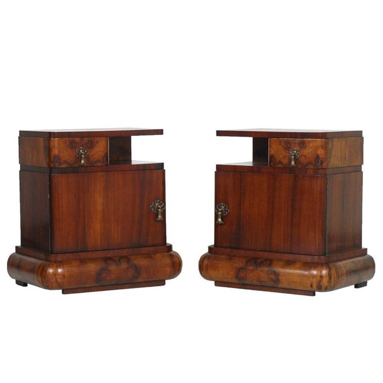 Sculptural of Art Deco Nightstands, in Burl Walnut, by Gaetano Borsani