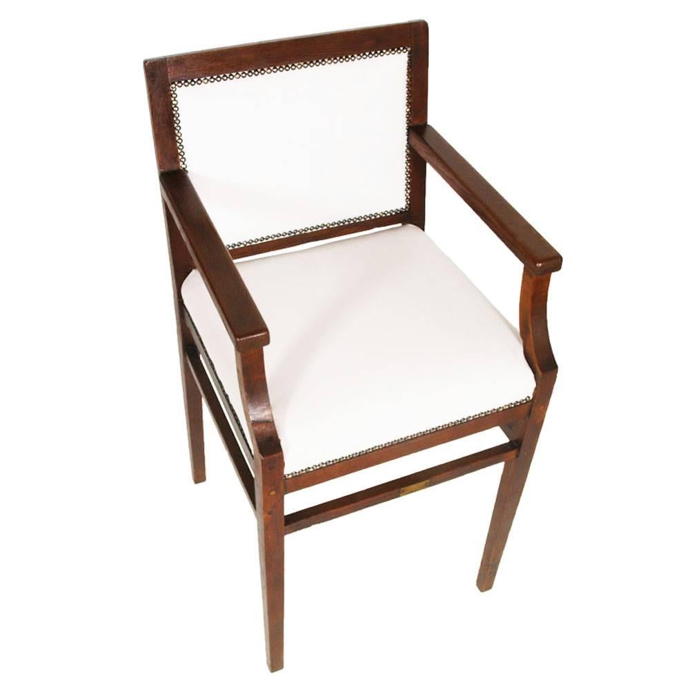 Early 20th century judge Trieste Court armchair atributable Koloman Moser/Josef Hoffmann for Wiener Werkstätte in solid oak, restored and new upholtered.Sitting with originals springs.

Measures cm: H 107\70 W 56 D 53.