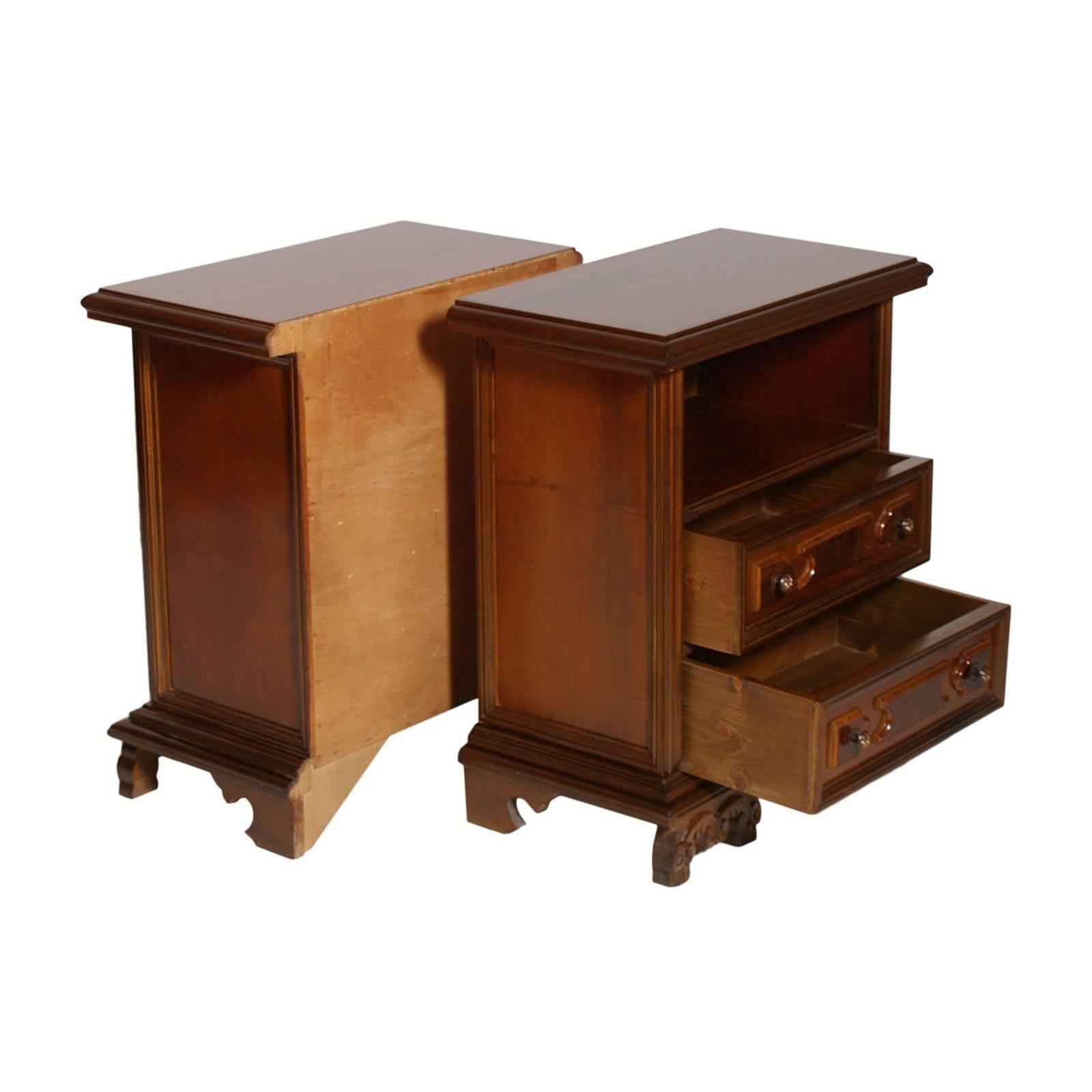 Tuscany Florence Early 20th century Renaissance nightstands in walnut ,polished to wax
Measures cm: H 70, W 60, D 35.