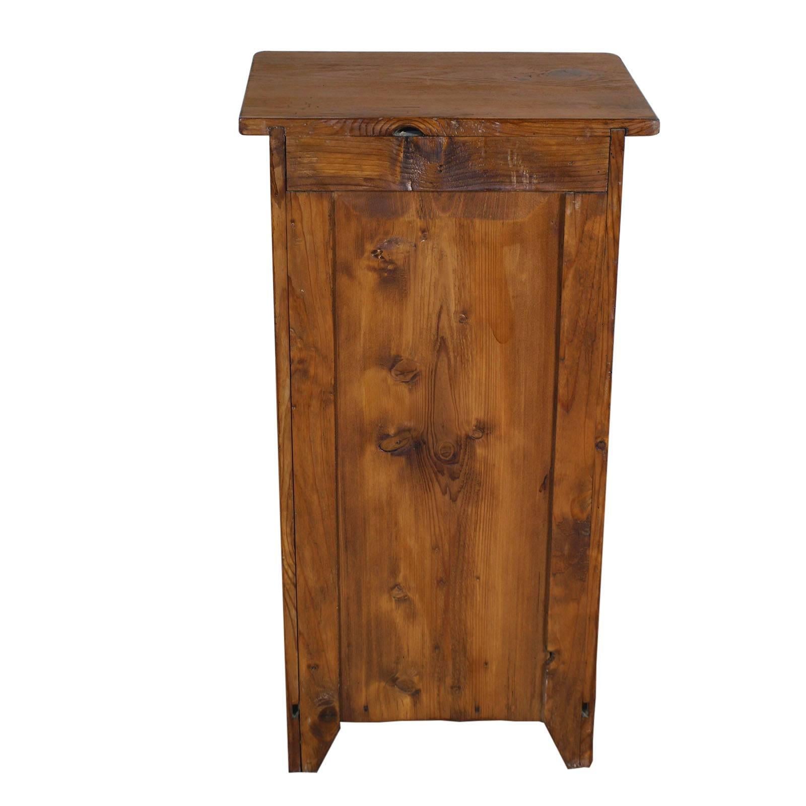 Early 20th century country rustic Tyrolean nightstand in solid pine restored, wax
Measures cm: H 85, W 35, D 33.