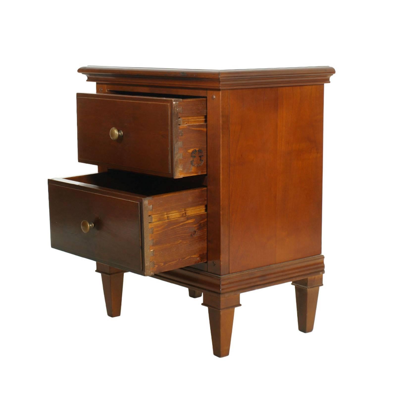 Mid-20th century Directoire style cabinet with drawers, nightstand, in walnut, restored and polished to wax

Measure cm: H 65 x W 54 x D 37.