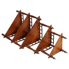 18th Century Corner Étagère in Walnut and Turned Walnut Restored Polished to Wax