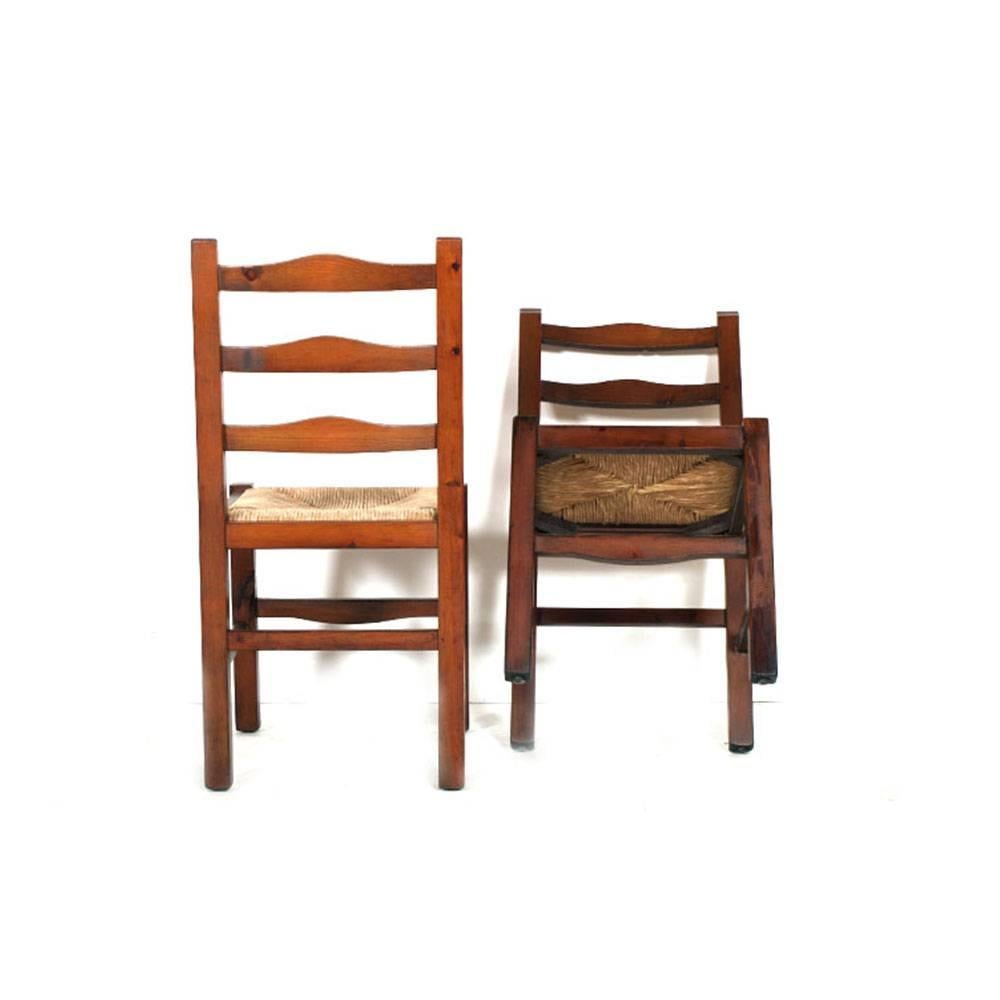 Mid-Century Modern Sturdy Country Rustic Chairs Chestnut Polished to Wax, Straw In Good Condition For Sale In Vigonza, Padua