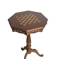 Tavolino da gioco neoclassico della metà del 20° secolo in legno di noce, lucidato a cera