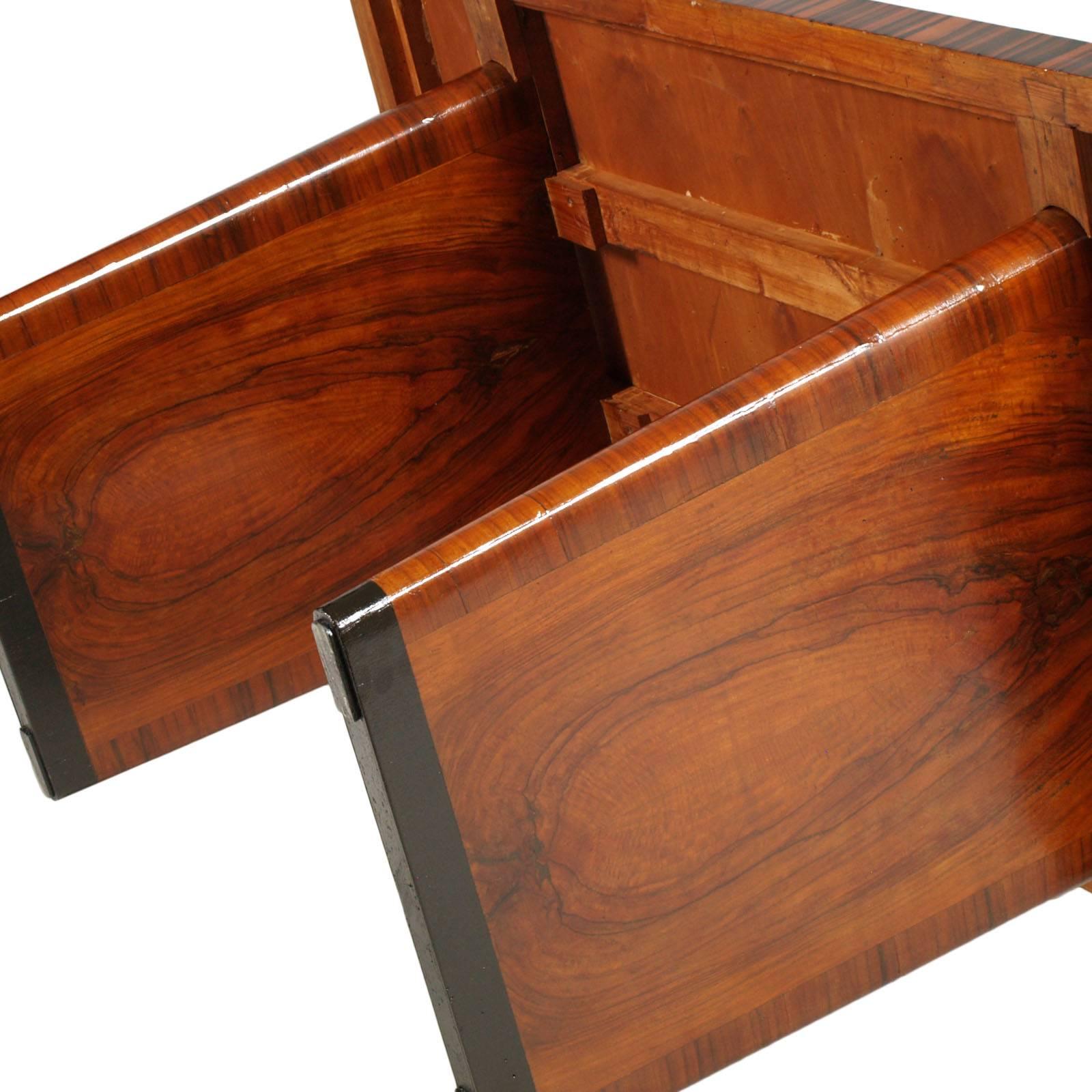 Art Deco Desk Table, Gio Ponti design attributed, Walnut and Burl Walnut Applied In Good Condition In Vigonza, Padua