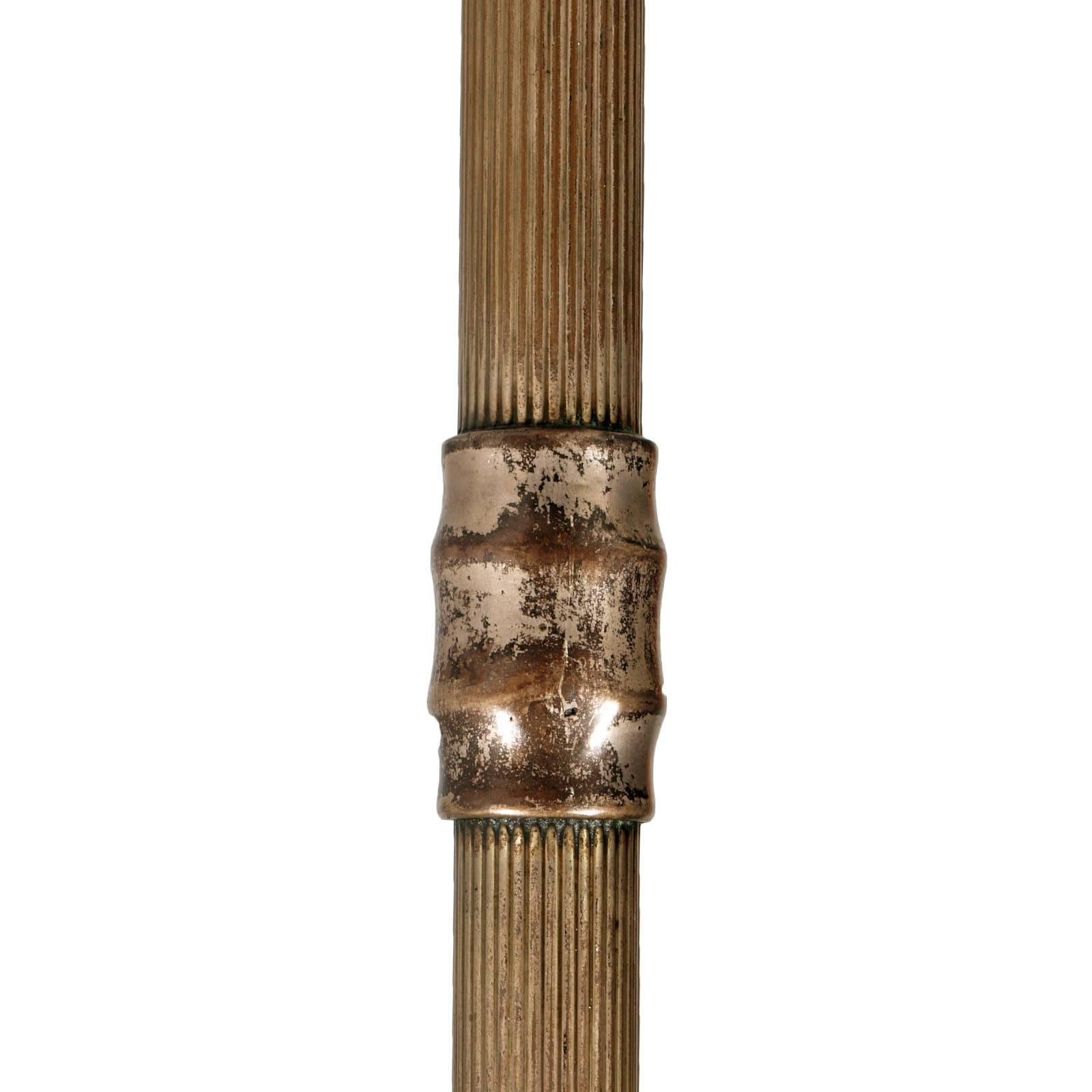 Bronze und Messing brünierter Jugendstil-Kleiderbügel aus der Belle Epoque, Bronze mit Grifone-Füßen  (Italienisch) im Angebot