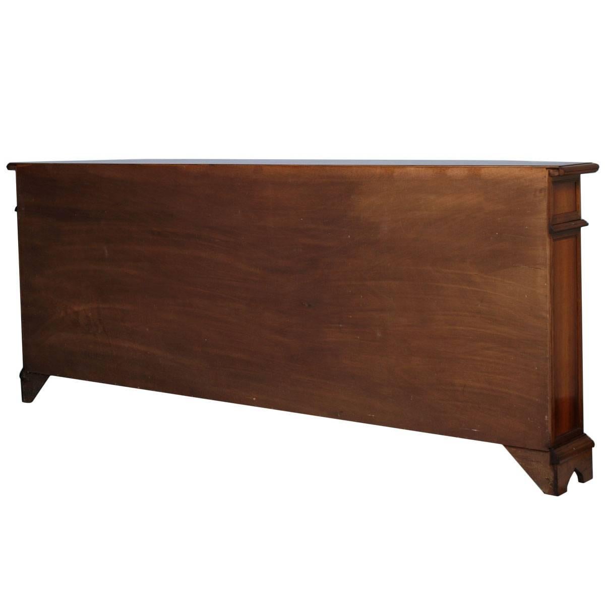 Early 20th Century Venetian Renaissance Credenza, Bassano's Ebanisteria, Walnut In Excellent Condition In Vigonza, Padua