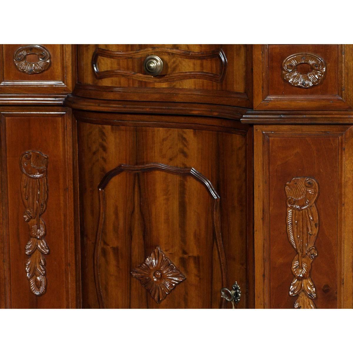 Italian Early 20th Century Venetian Renaissance Credenza, Bassano's Ebanisteria, Walnut