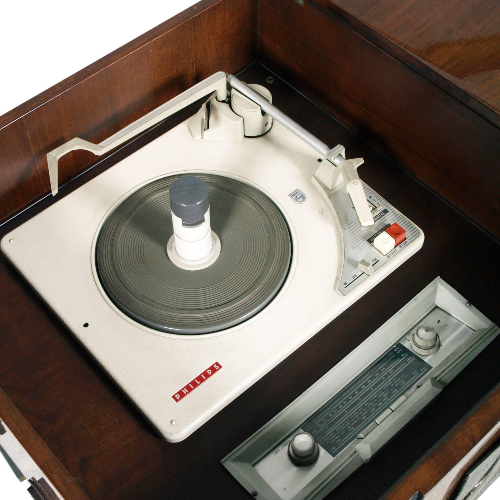 vintage record player furniture