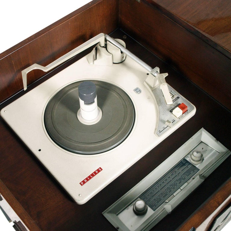 Italian 1960s Music Radio TV Record Player Cabinet, Mahogany, Osvaldo Borsani attributed For Sale