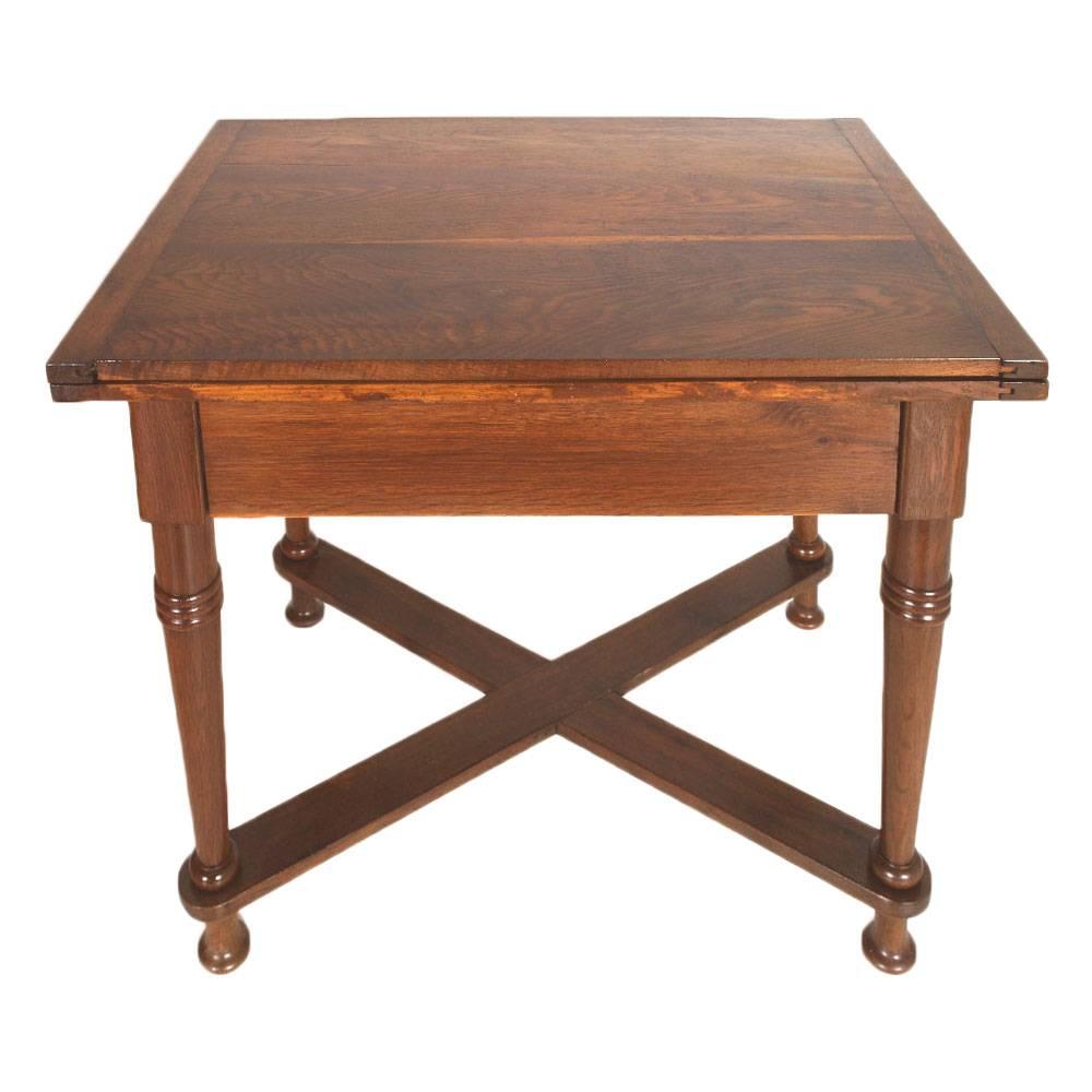 Tyrolean country folding table in solid oakwood, restored and wax polished, circa 1880

Measures cm: H.83 x W.100 x D.70 open 100 x 140.
