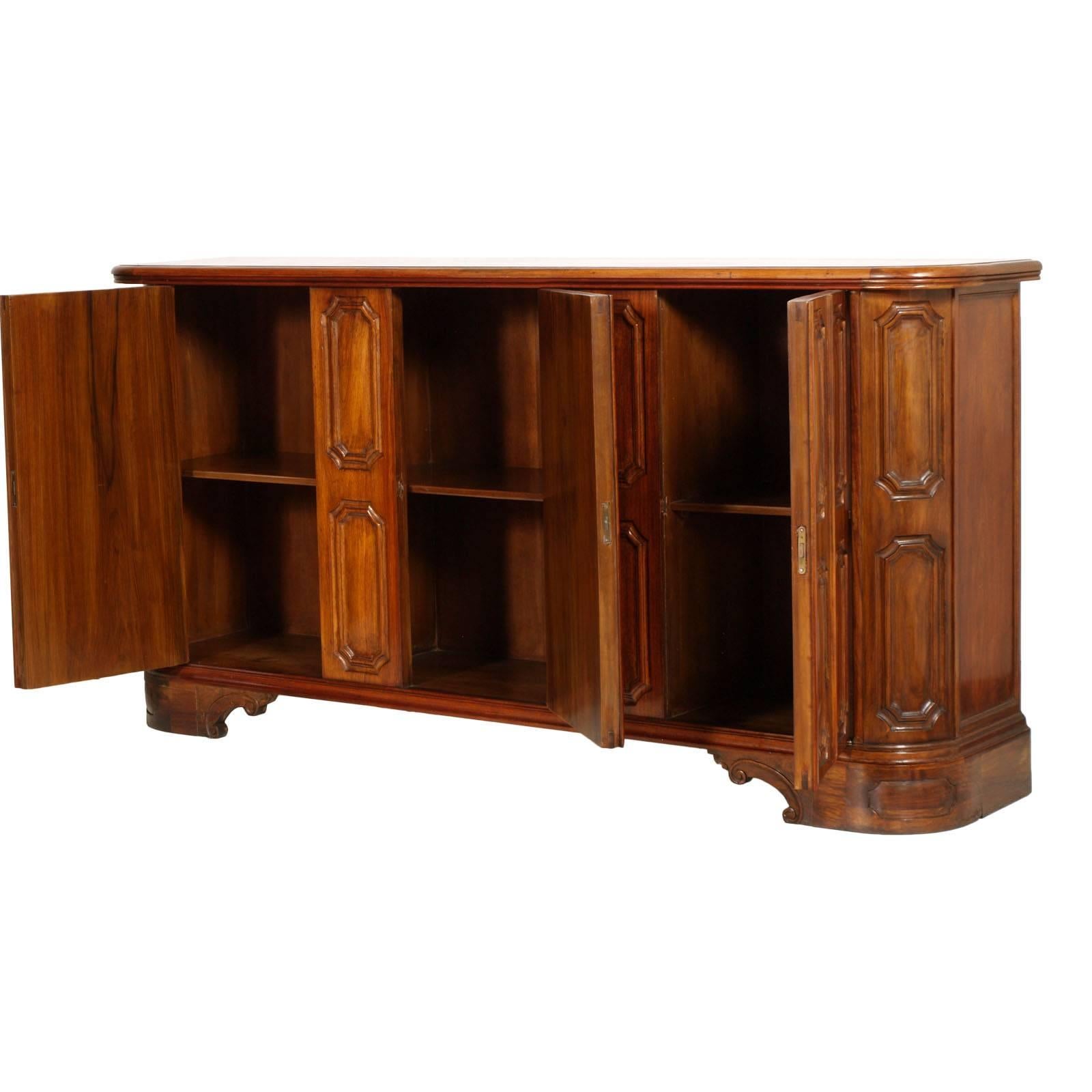 Elegant Tuscanmid 20th century sideboard, credenza Renaissance style by Michele Bonciani, Cascina, in blond walnut restored and polished to wax

Measures cm: H 100, W 200, D 42.