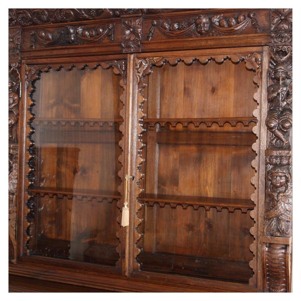 Renaissance 16th Century Italy Ligurian Carved Oak and Chestnut Credenza Bambocci Sideboard For Sale