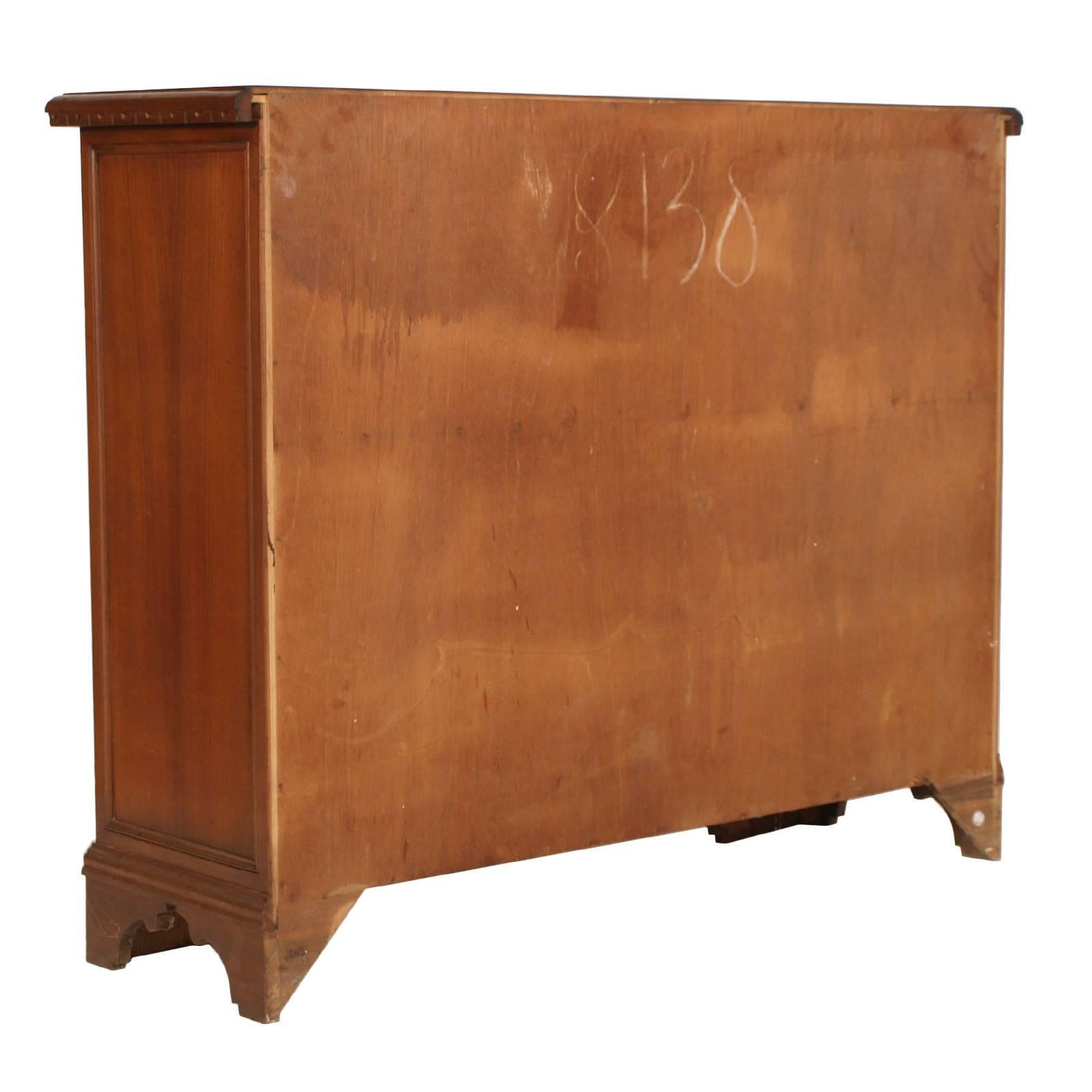 Mid Century Entry Italy cabinet, Renaissance style, blond walnut wax polished In Good Condition For Sale In Vigonza, Padua