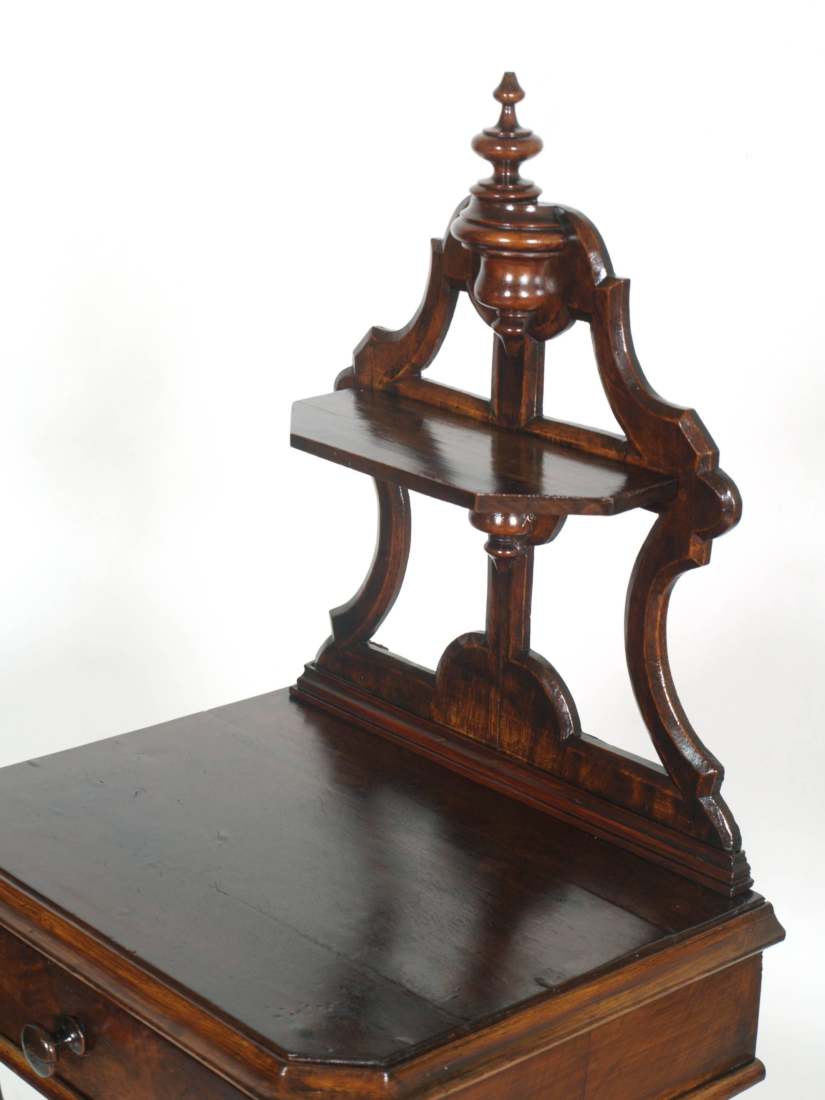 Italy Mid-19th Century Night Stand Louis Philippe in Walnut Turned, Hand-Carved In Good Condition For Sale In Vigonza, Padua