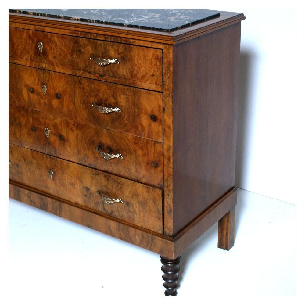 Venetian Art Nouveau Chest of Drawers in Walnut, Burl Walnut, Black Marble Top In Good Condition In Vigonza, Padua