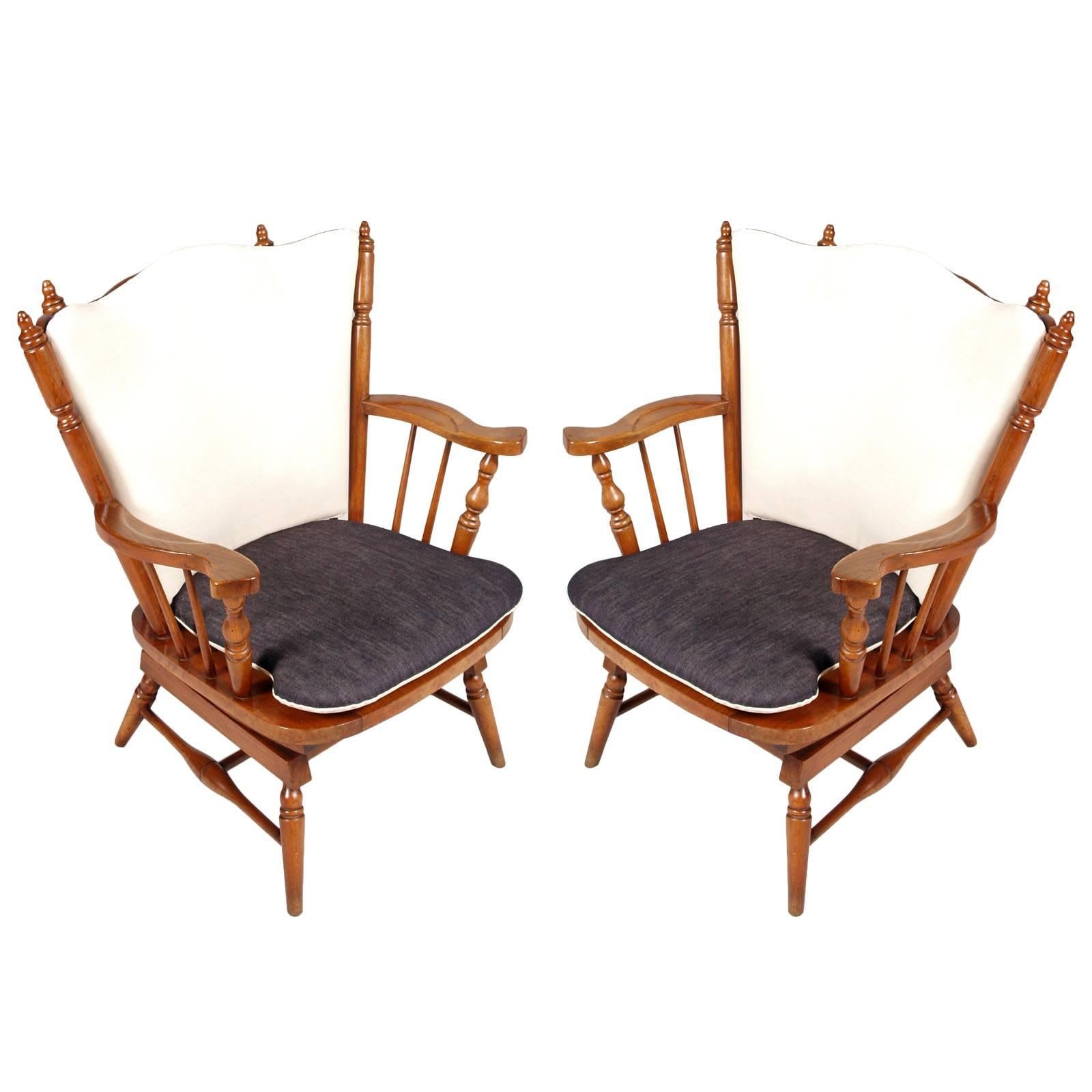 1930s Pair of Chestnut Chiavari Rocking Chairs with Springs, old America style