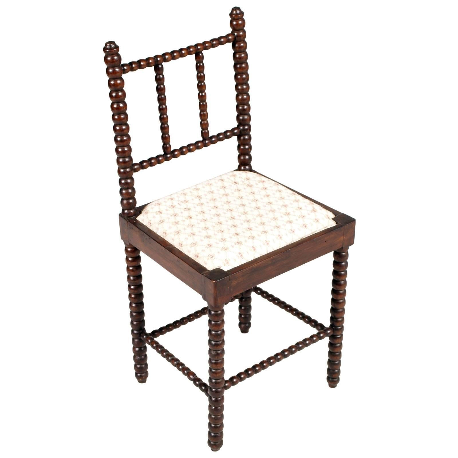 Très précieuse et difficile à trouver paire de chaises tournées Renaissance Florentine du 18ème siècle en noyer foncé. Polissage à la cire


Mesures cm : P 36, L 38, H 85/46.